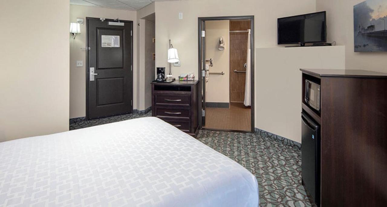Park Point Marina Inn Дълут Екстериор снимка