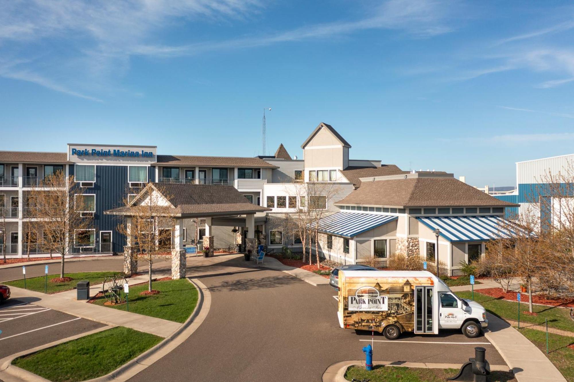 Park Point Marina Inn Дълут Екстериор снимка