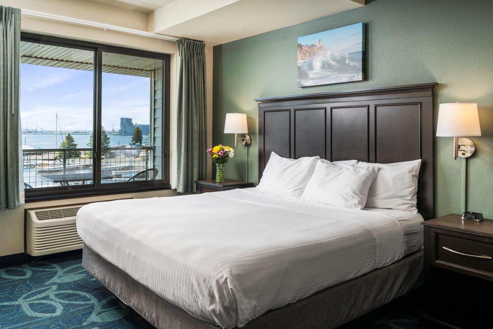 Park Point Marina Inn Дълут Екстериор снимка
