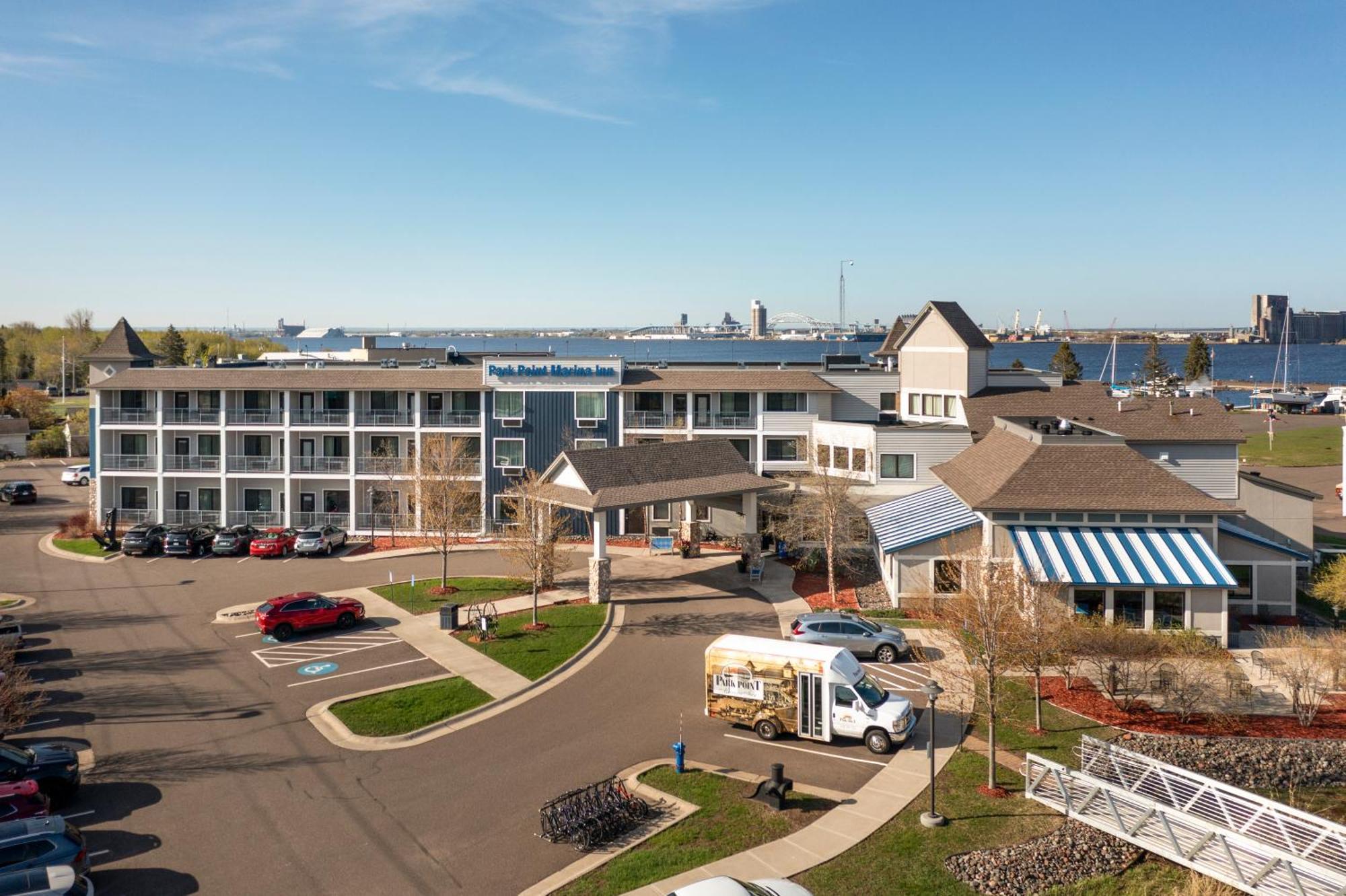 Park Point Marina Inn Дълут Екстериор снимка