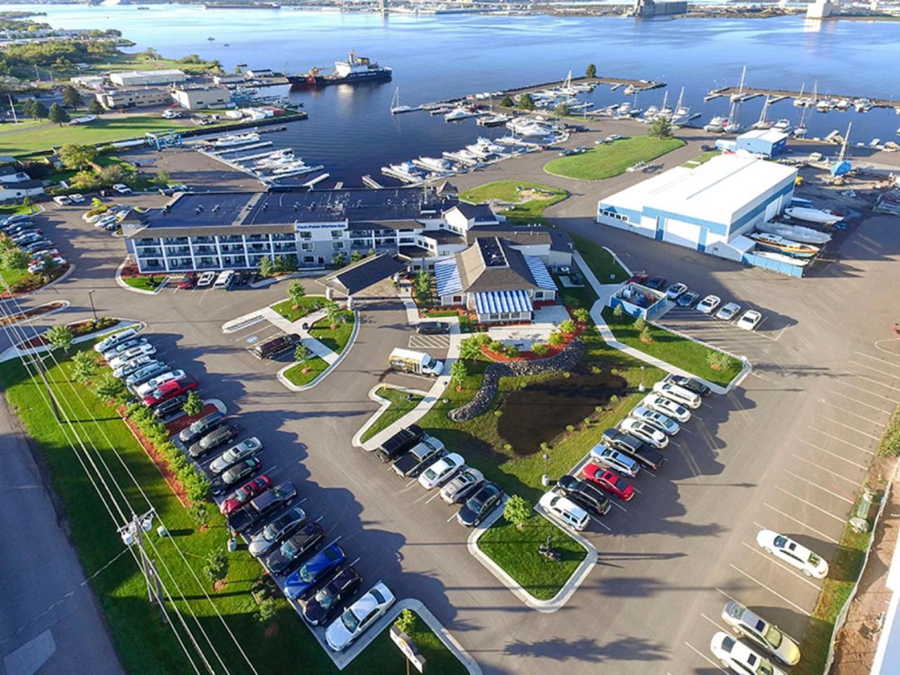 Park Point Marina Inn Дълут Екстериор снимка